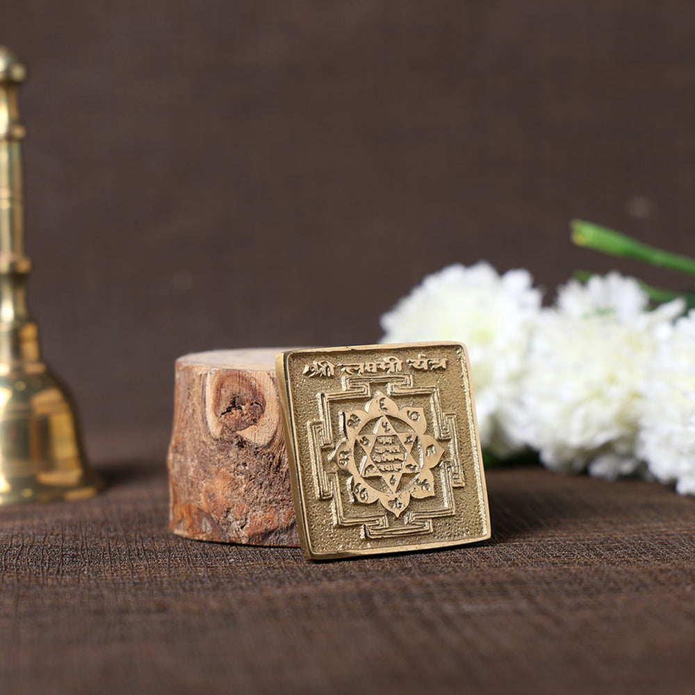 Asht Dhatu Shri Laxmi Yantra for wealth, prosperity, and good fortune worship at home or office. India’s Largest Pooja Accessories Brand – www.satvikstore.in