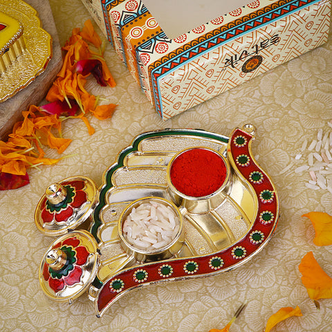 Beautiful Roli Akshat Leaf Platter, intricately designed in a leaf shape to hold roli and akshat for pooja, tilak, and festive rituals.
India’s Largest Pooja Accessories Brand – www.satvikstore.in 